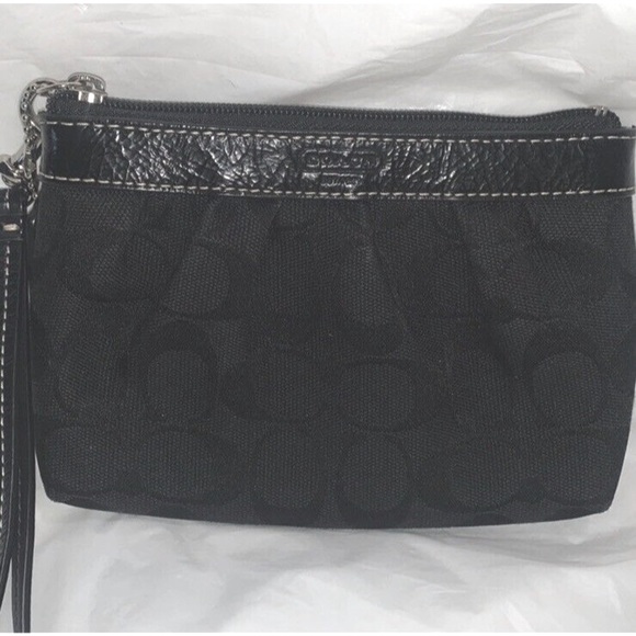 COACH 💥VINTAGE💥Signature Black Canvas Wristlet - Picture 2 of 9
